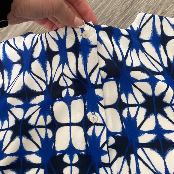 Banana Republic Blue and White Blouse - Picture 3 of 5